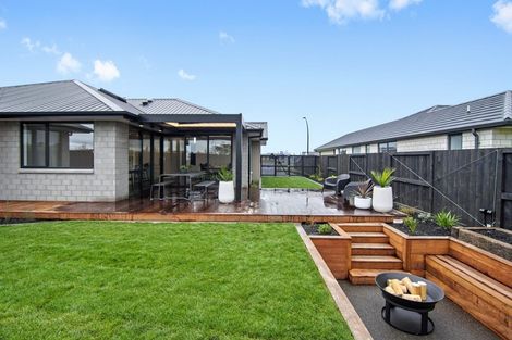 Photo of property in 16 Kimbrae Drive, Rototuna North, Hamilton, 3210