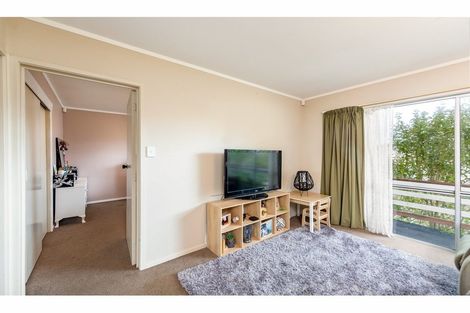 Photo of property in 1/17 Ballater Place, Highland Park, Auckland, 2010
