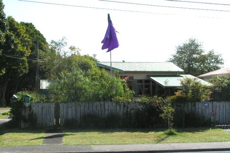 Photo of property in 1/28 Gladstone Road, Northcote, Auckland, 0627