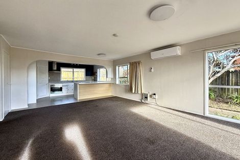 Photo of property in 2/7 Tromie Place, Highland Park, Auckland, 2010