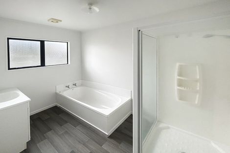 Photo of property in 37 Logan Way, Kelvin Grove, Palmerston North, 4414