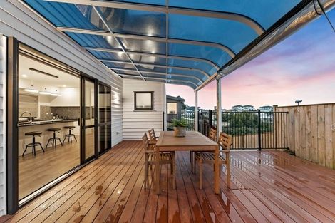 Photo of property in 7 Lawson Creek Street, Massey, Auckland, 0614