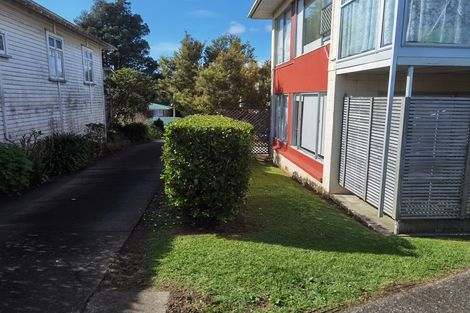 Photo of property in 1/736 Mount Eden Road, Mount Eden, Auckland, 1024