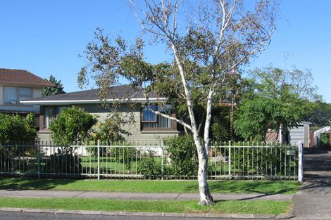 Photo of property in 117 Edgewater Drive, Pakuranga, Auckland, 2010
