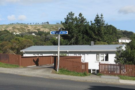 Photo of property in 174 Mungavin Avenue, Cannons Creek, Porirua, 5024