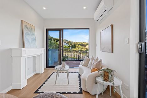 Photo of property in 32 Mahinga Kai Road, Orewa, 0931