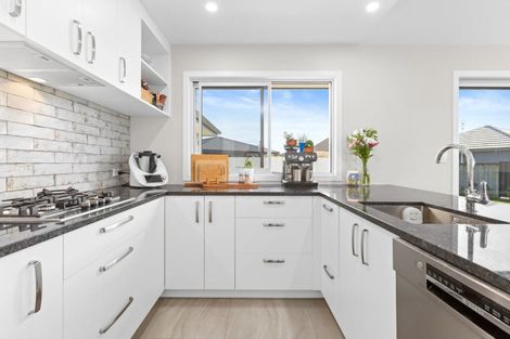 Photo of property in 93 Belgrove Drive, Waipukurau, 4200