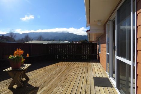 Photo of property in 12 Courthouse Lane, Coromandel, 3506