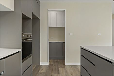 Photo of property in 18 Cara Avenue, Kumeu, 0810