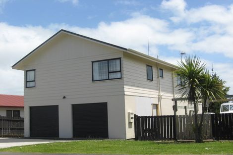 Photo of property in 26 Kopara Place, Clendon Park, Auckland, 2103