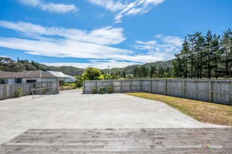 Photo of property in 123 Upper Fitzherbert Road, Wainuiomata, 5373