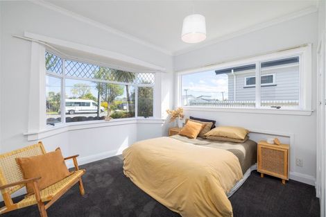 Photo of property in 16 Rawson Street, New Brighton, Christchurch, 8083