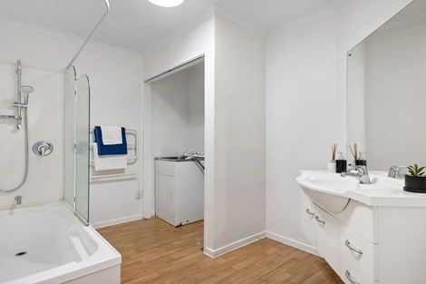 Photo of property in 6/15 Harbour View Road, Te Atatu Peninsula, Auckland, 0610