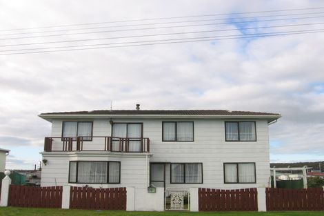 Photo of property in 9 Roore Street, Foxton Beach, Foxton, 4815