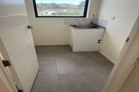 Photo of property in 12 Te Awa Place, Red Beach, 0932