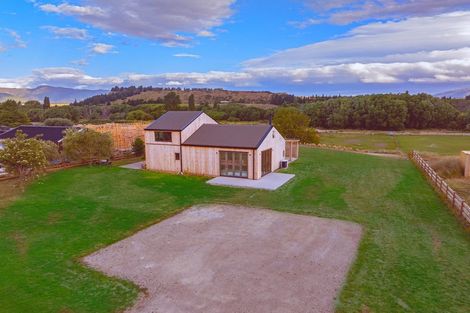 Photo of property in 2/19 Monteith Road, Albert Town, Wanaka, 9382