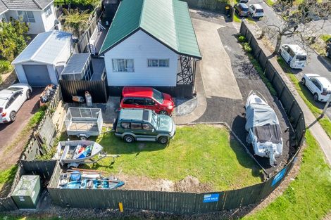 Photo of property in 7 Frobisher Way, Clendon Park, Auckland, 2103