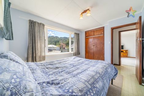 Photo of property in 72 Glen Road, Stokes Valley, Lower Hutt, 5019