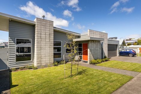 Photo of property in 4 Neve Place, Strandon, New Plymouth, 4312