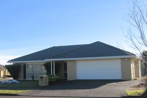 Photo of property in 8 Newbliss Crescent, East Tamaki Heights, Auckland, 2016