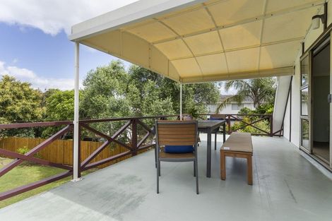 Photo of property in 69b Hattaway Avenue, Bucklands Beach, Auckland, 2012