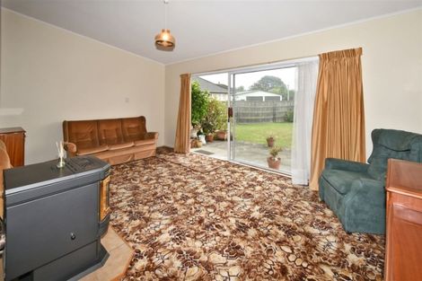 Photo of property in 10 Virgil Place, Northcote, Christchurch, 8052