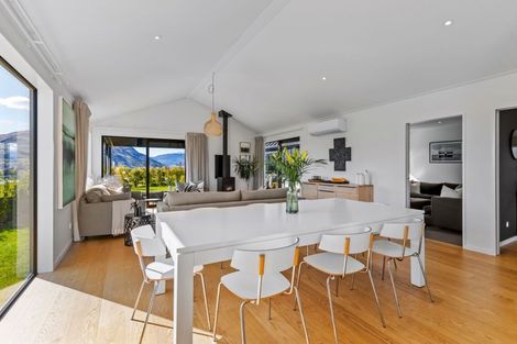 Photo of property in 2 Wanderer Lane, Jacks Point, Queenstown, 9371