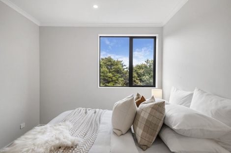 Photo of property in 34 Te Aniwaniwa Terrace, Albany, 0632