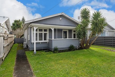 Photo of property in 88 Tukapa Street, Westown, New Plymouth, 4310