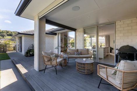 Photo of property in 13 Shoreview Close, Omokoroa, 3114