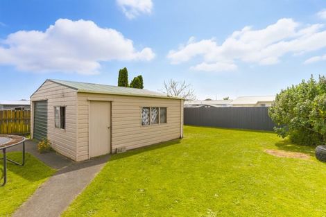 Photo of property in 15 Ross Street, Levin, 5510