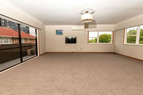 Photo of property in 8 Swanson Road, Henderson, Auckland, 0610