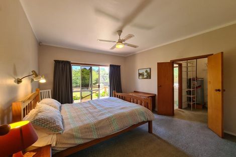 Photo of property in 40 Driving Creek Road, Coromandel, 3506