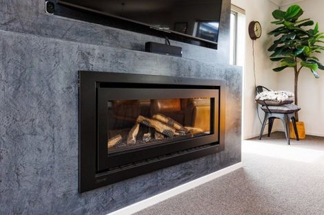 Photo of property in 103 Cashmere Drive, Fitzherbert, Palmerston North, 4410