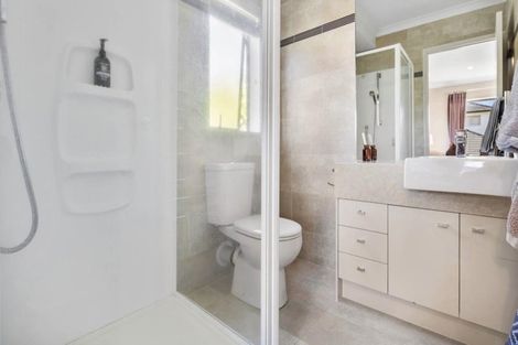 Photo of property in 18 Bur Oak Terrace, Schnapper Rock, Auckland, 0632