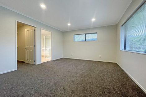 Photo of property in 65 Percy Kinsman Crescent, Riverstone Terraces, Upper Hutt, 5018