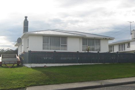 Photo of property in 13 Stamford Street, Balclutha, 9230