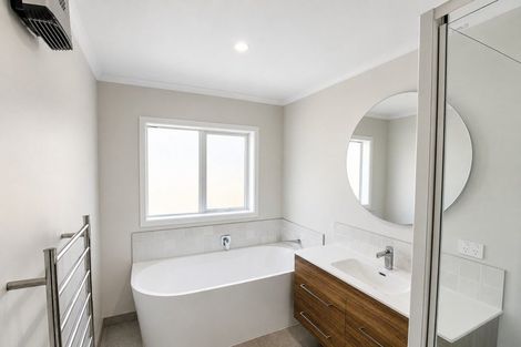 Photo of property in 19 Hawera Avenue, Levin, 5510