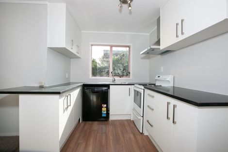 Photo of property in 2/159 Te Atatu Road, Te Atatu South, Auckland, 0610