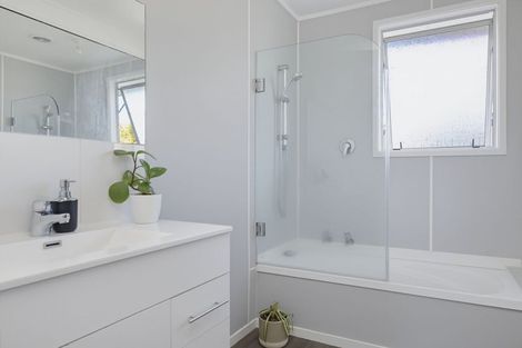 Photo of property in 77 Marshall Avenue, Richmond Heights, Taupo, 3330
