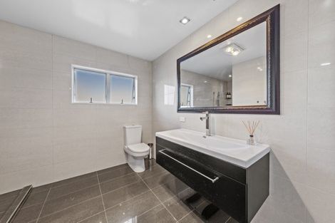 Photo of property in 16 Chippewa Place, Conifer Grove, Takanini, 2112