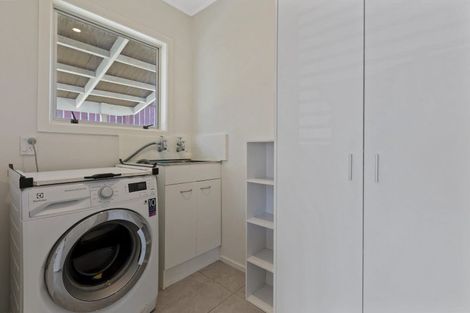 Photo of property in 1 Ross Place, Blagdon, New Plymouth, 4310