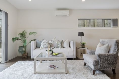 Photo of property in 25 View Road, Henderson, Auckland, 0612