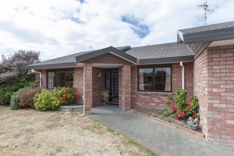 Photo of property in 44 Cedar Drive, Paraparaumu Beach, Paraparaumu, 5032