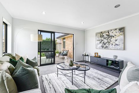 Photo of property in 16 Twin Willow Close, Cambridge, 3434