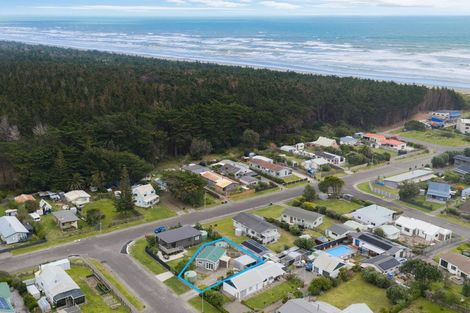 Photo of property in 16 Hydrabad Drive, Waitarere Beach, Levin, 5510