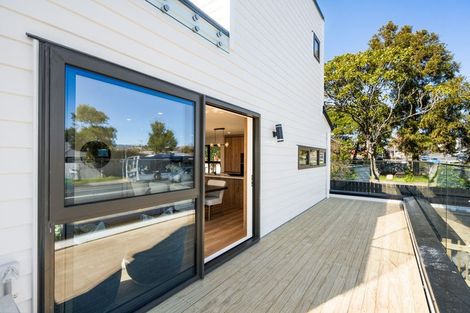 Photo of property in 127a Te Atatu Road, Te Atatu South, Auckland, 0610