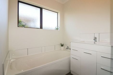 Photo of property in 1a Rutland Place, Milson, Palmerston North, 4414