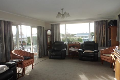 Photo of property in 27 Saint Leonards Road, Temuka, 7920
