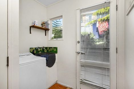 Photo of property in 44b Cross Street, Raglan, 3225